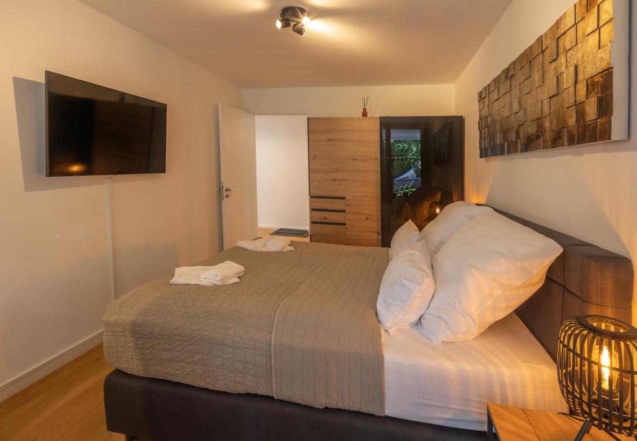 Sweethome - Luxus Pur - Grosse Kueche, 2 Baeder, 2 Terrassen Ottobrunn Exteriör bild